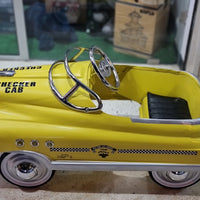 Taxi Chevrolet giallo